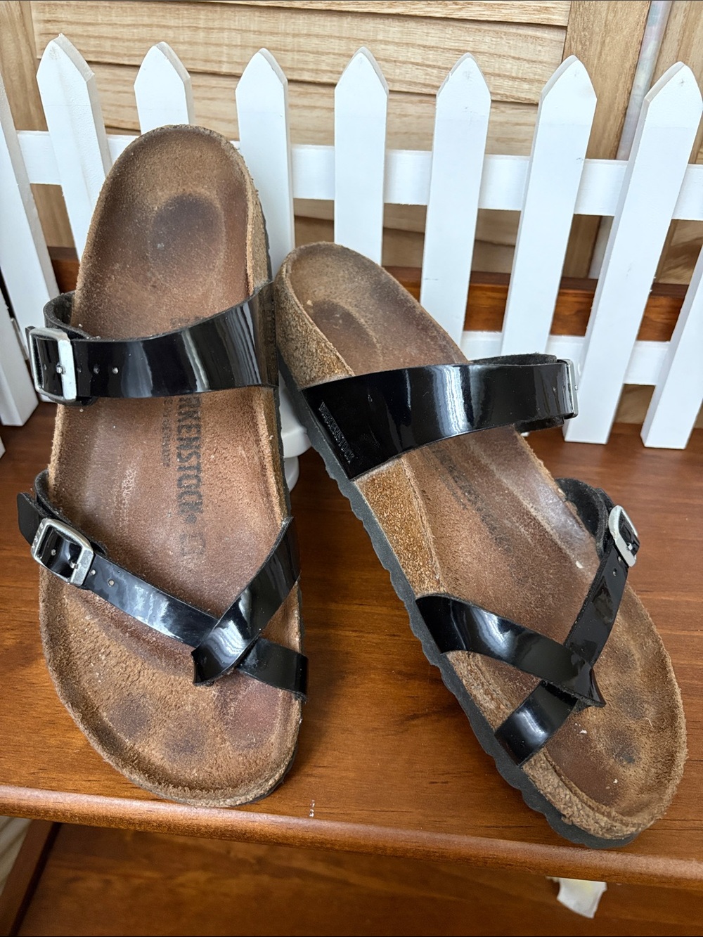 Birkenstock Mayari 42 Toe Loop Patent Black Sandals